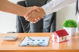 Read more about the article How a Mortgage Broker Helps You Buy a Home